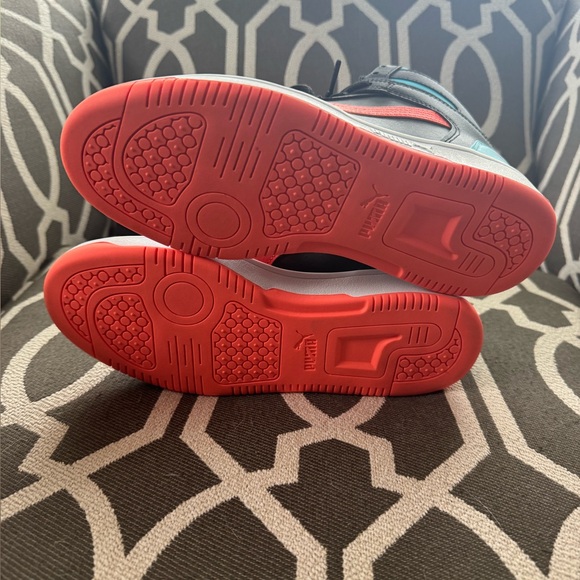 NWOT Puma Big Kids Rebound Layup SL sneakers Sz 6 - Picture 5 of 7